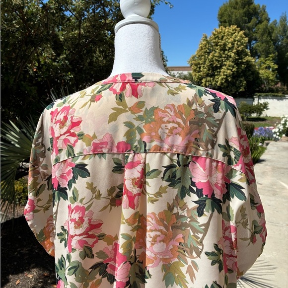 Torrid Georgette Floral Print Women's Top Size 2X - Picture 7 of 9